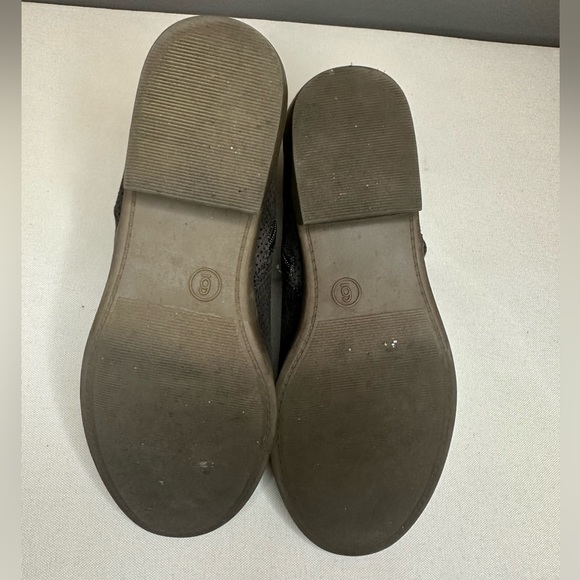 Universal Thread Booties - Picture 5 of 5